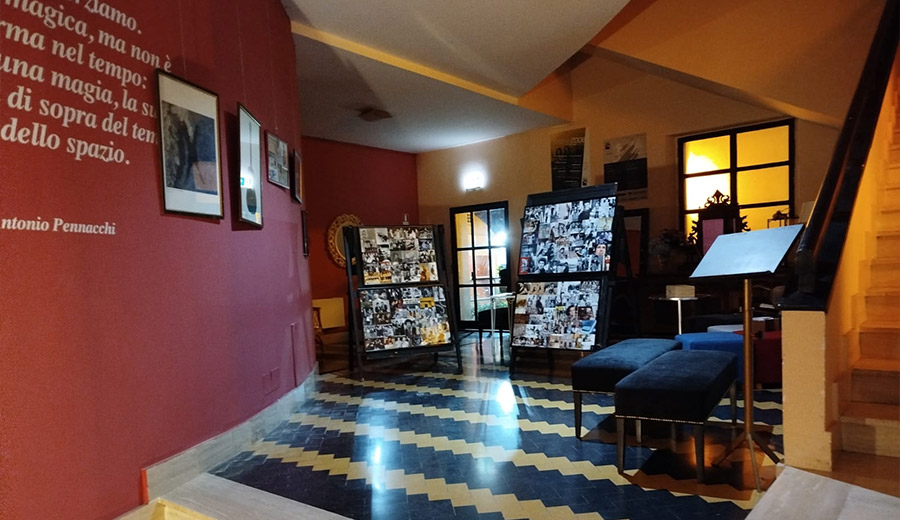 Mostra delle litografie di Lucio Battisti al Teatro Fellini di Pontinia